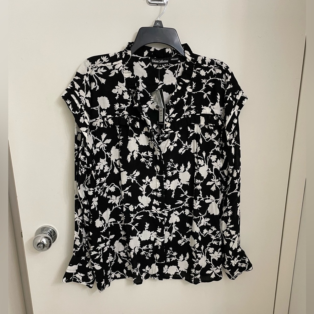 Button down blouse with ruffle trim
